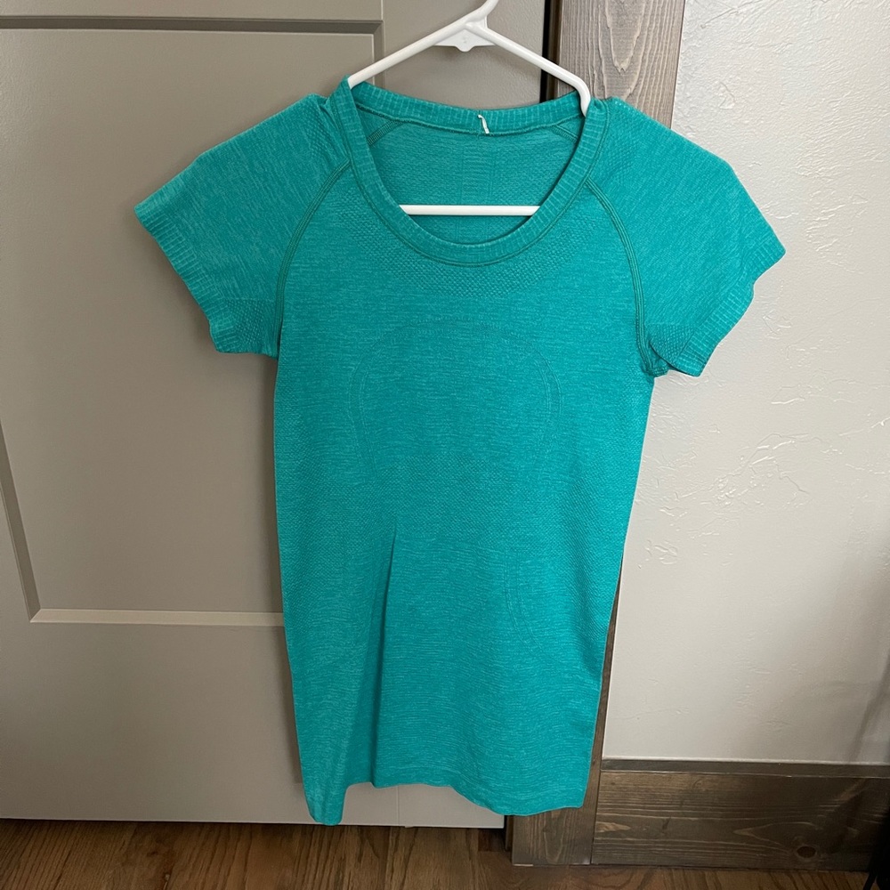 LULULEMON Swiftly Tech Short Sleeve 2.0